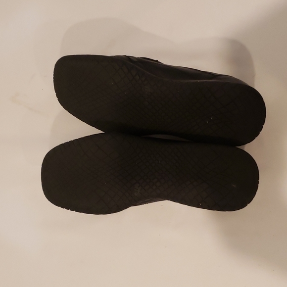 Maniqui Black leather comfort shoes, rubber soles , Size 7 - Picture 6 of 11